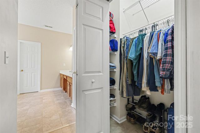 8907 Steelechase Drive, Charlotte, NC 28273