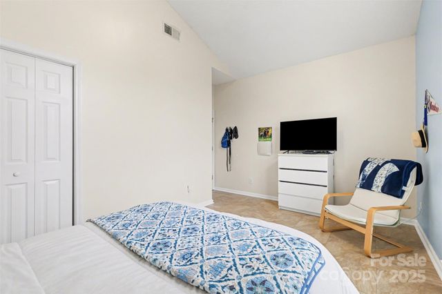 8907 Steelechase Drive, Charlotte, NC 28273