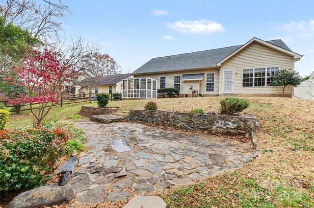 8907 Steelechase Drive, Charlotte, NC 28273