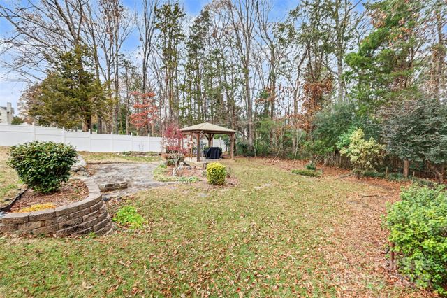 8907 Steelechase Drive, Charlotte, NC 28273