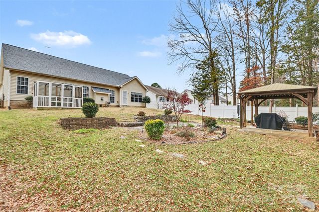 8907 Steelechase Drive, Charlotte, NC 28273