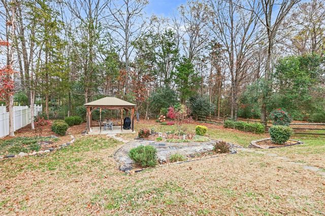 8907 Steelechase Drive, Charlotte, NC 28273