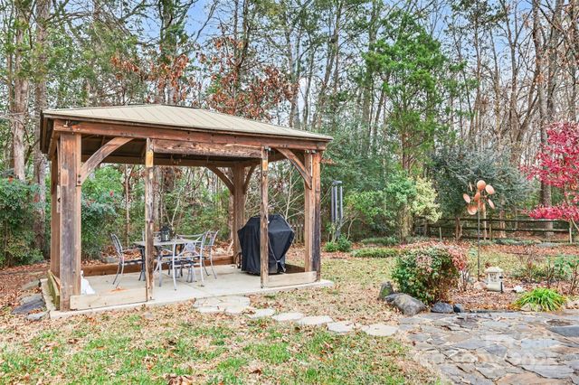 8907 Steelechase Drive, Charlotte, NC 28273