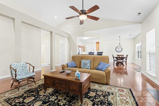 8907 Steelechase Drive, Charlotte, NC 28273