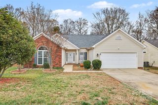 8907 Steelechase Drive, Charlotte, NC 28273