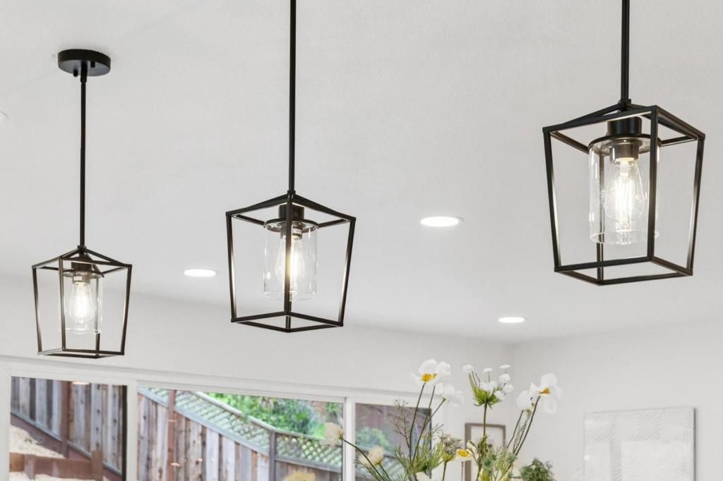 Image 14 of property listing at 1276 Laurel Hill Drive, San Mateo, CA 94402