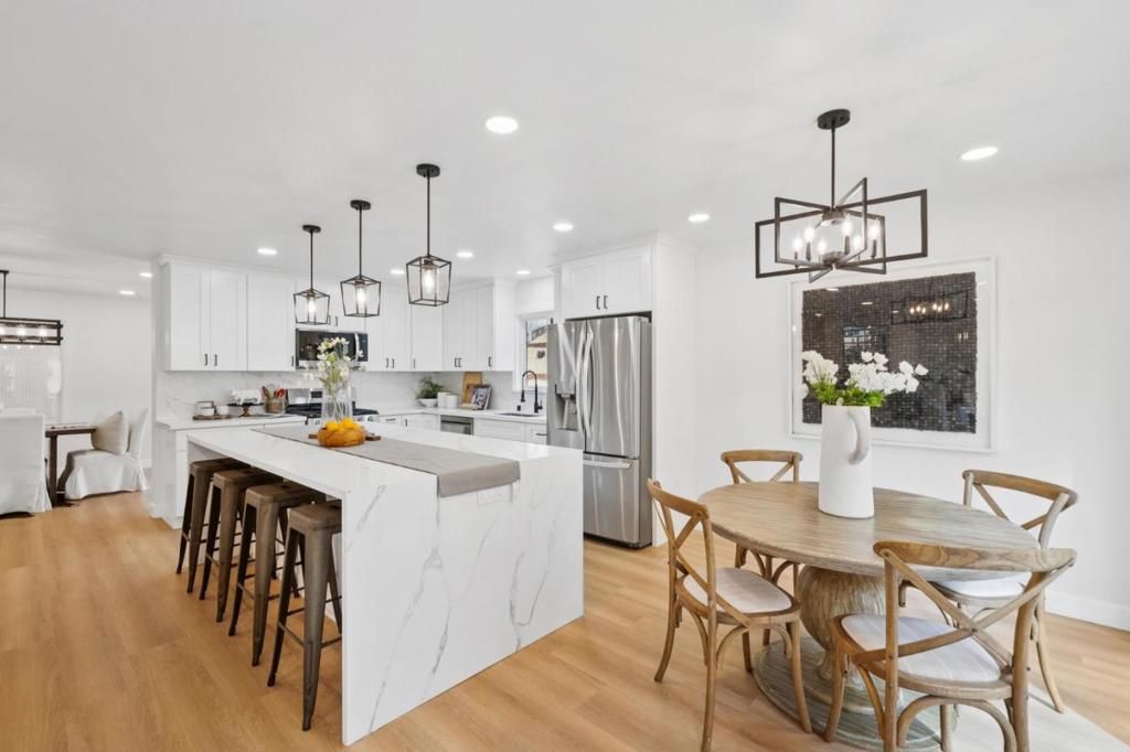 Image 15 of property listing at 1276 Laurel Hill Drive, San Mateo, CA 94402