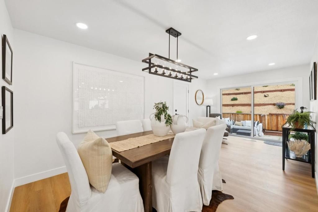 Image 18 of property listing at 1276 Laurel Hill Drive, San Mateo, CA 94402