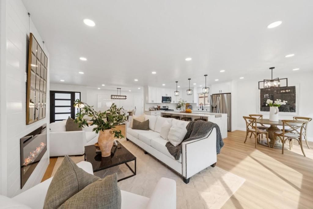 Image 28 of property listing at 1276 Laurel Hill Drive, San Mateo, CA 94402