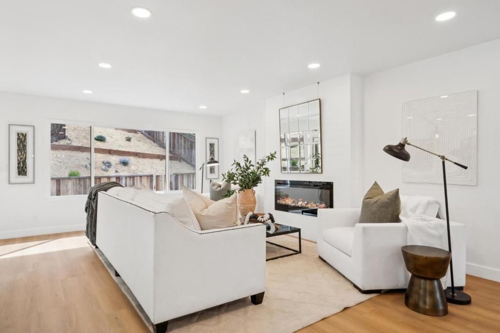 Image 29 of property listing at 1276 Laurel Hill Drive, San Mateo, CA 94402