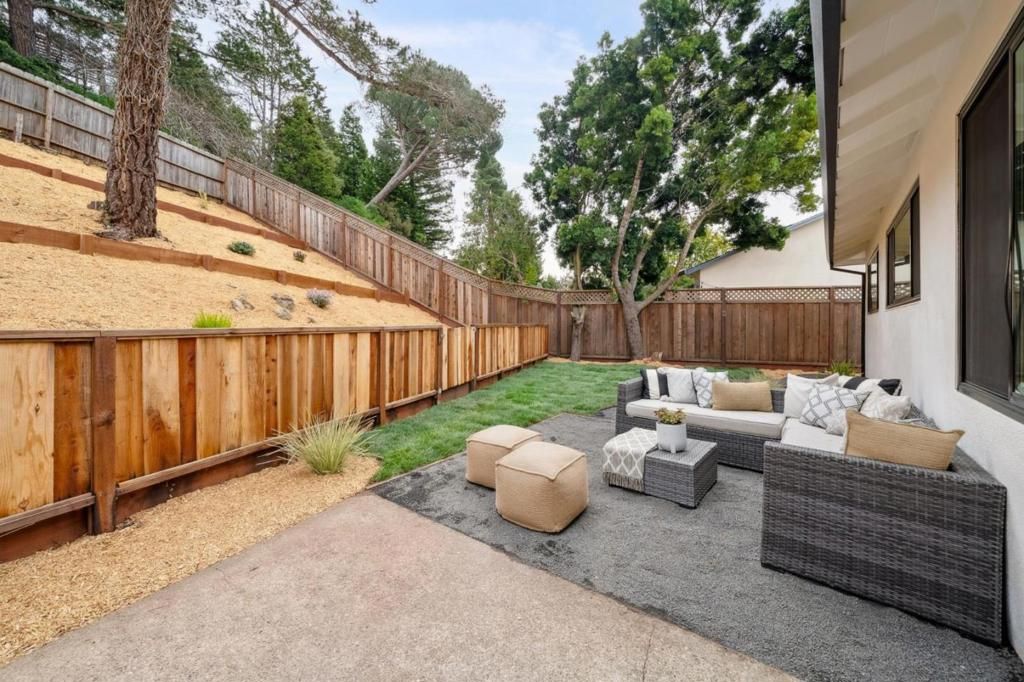 Image 44 of property listing at 1276 Laurel Hill Drive, San Mateo, CA 94402