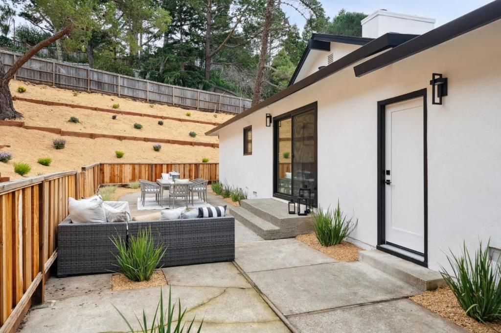 Image 52 of property listing at 1276 Laurel Hill Drive, San Mateo, CA 94402