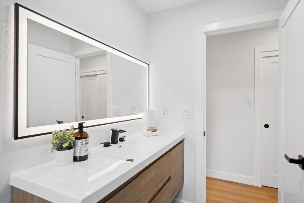 Image 67 of property listing at 1276 Laurel Hill Drive, San Mateo, CA 94402