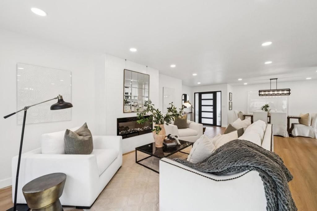 Image 8 of property listing at 1276 Laurel Hill Drive, San Mateo, CA 94402