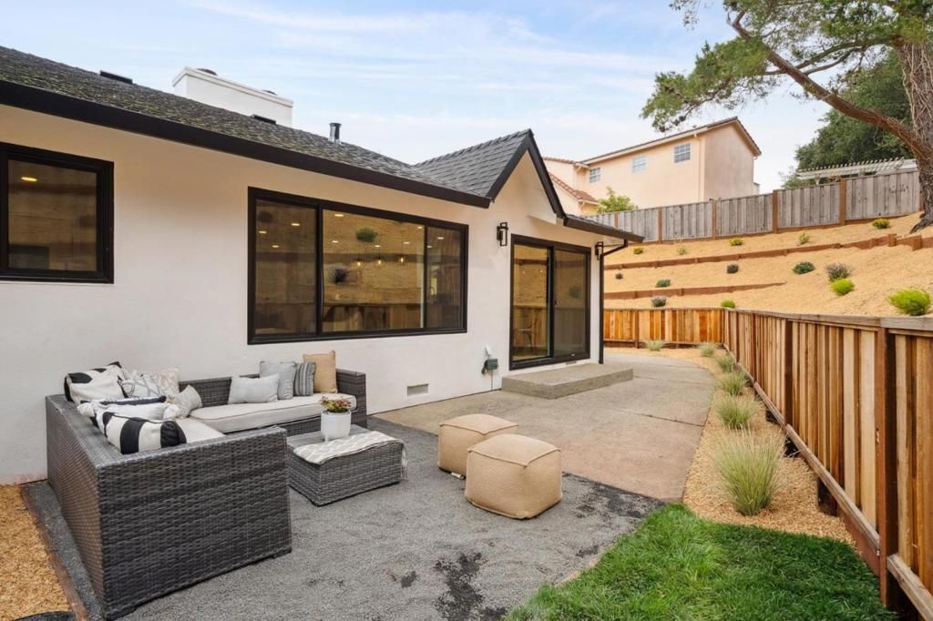 Image 81 of property listing at 1276 Laurel Hill Drive, San Mateo, CA 94402