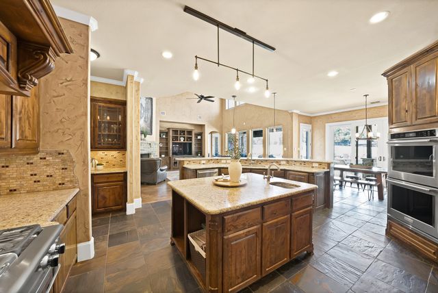 120 Kyle Court, Double Oak, TX 75077
