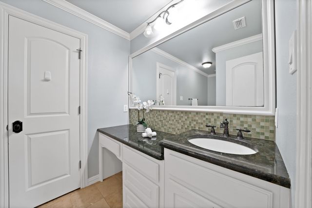 120 Kyle Court, Double Oak, TX 75077