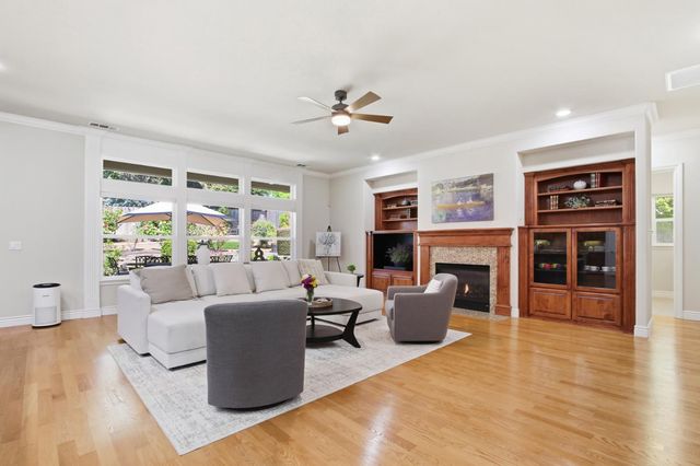 4201 Olga Ln, Fair Oaks, CA 95628