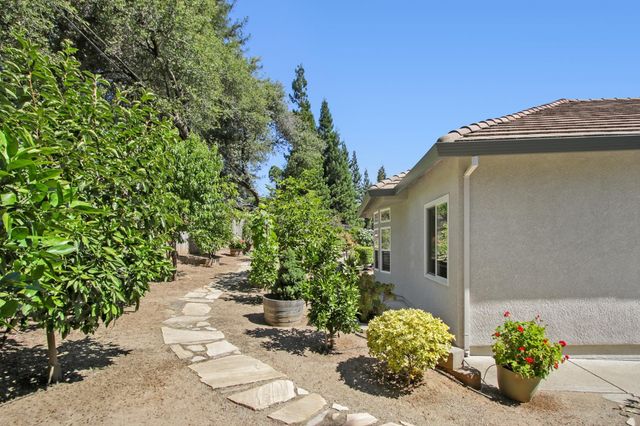 4201 Olga Ln, Fair Oaks, CA 95628
