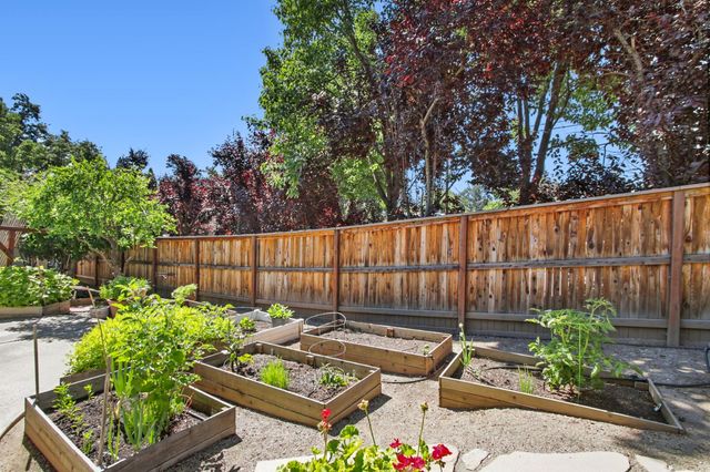 4201 Olga Ln, Fair Oaks, CA 95628