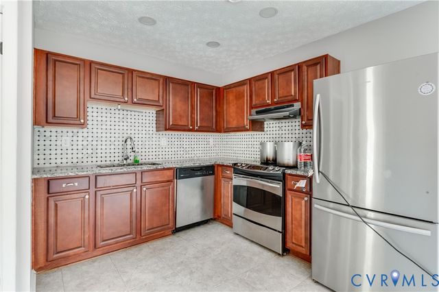 1100 Kentberry Rd, Chesterfield, VA 23236