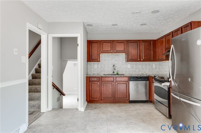1100 Kentberry Rd, Chesterfield, VA 23236