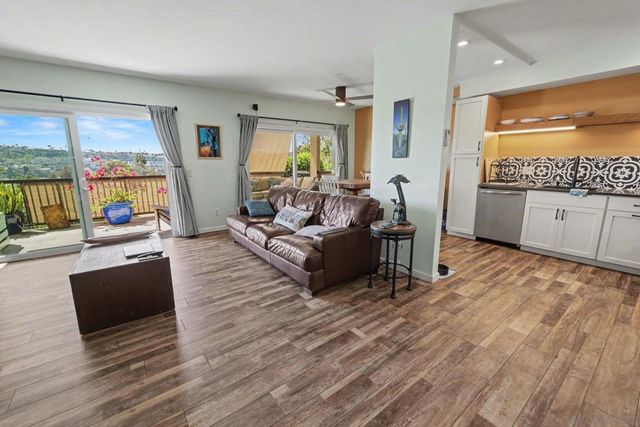 2345 Altisma A, Carlsbad, CA 92009