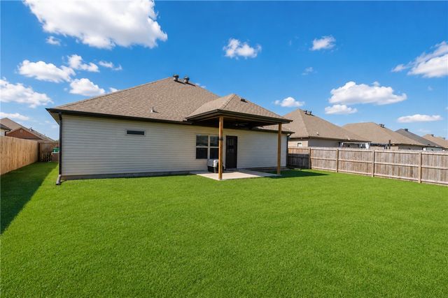 1010 Sunshine Court, Centerton, AR 72719