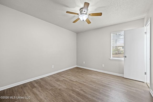 8131 Oakbrook Drive, Southaven, MS 38671