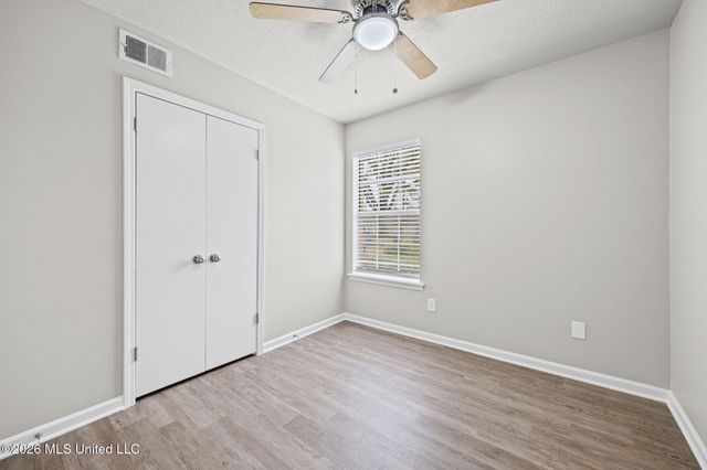 8131 Oakbrook Drive, Southaven, MS 38671