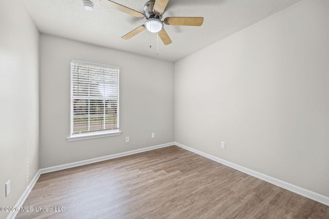 8131 Oakbrook Drive, Southaven, MS 38671