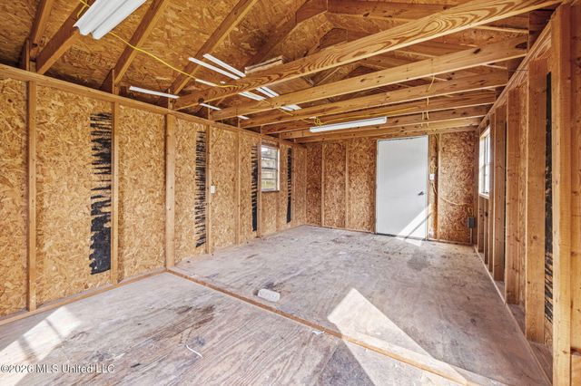 8131 Oakbrook Drive, Southaven, MS 38671