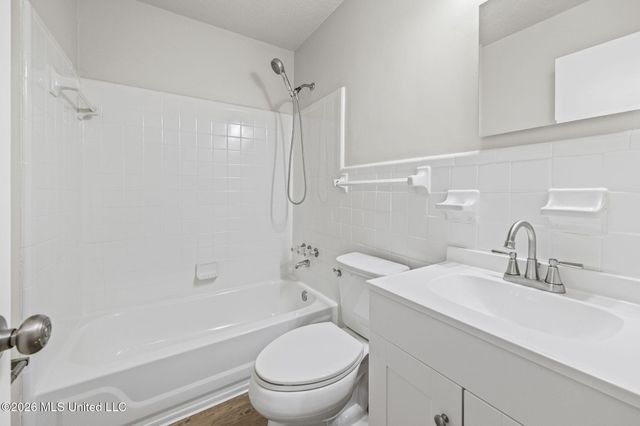 8131 Oakbrook Drive, Southaven, MS 38671