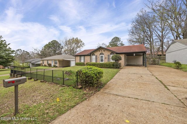 8131 Oakbrook Drive, Southaven, MS 38671