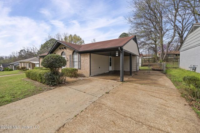 8131 Oakbrook Drive, Southaven, MS 38671