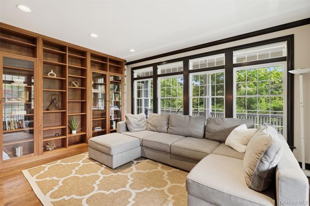 10 Old Katonah Drive, Katonah, NY 10536
