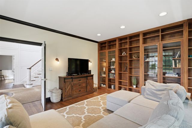 10 Old Katonah Drive, Katonah, NY 10536