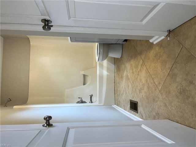 420 Cottonwood ST, Newport News, VA 23608