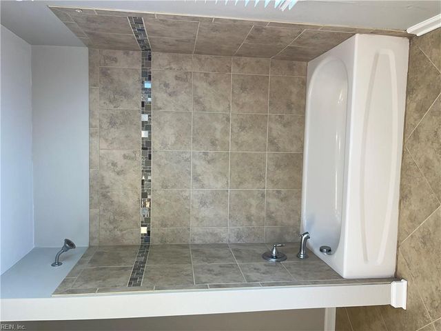 420 Cottonwood ST, Newport News, VA 23608
