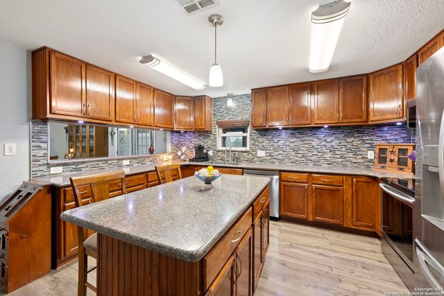 1575 Live Oak Drive, Canyon Lake, TX 78133