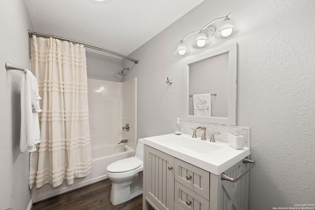 1575 Live Oak Drive, Canyon Lake, TX 78133