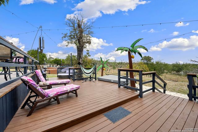 1575 Live Oak Drive, Canyon Lake, TX 78133