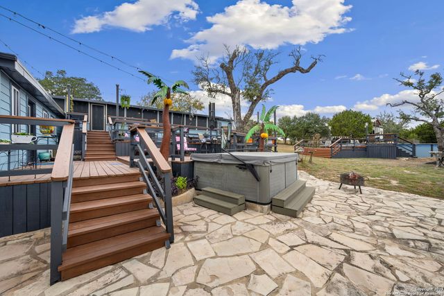 1575 Live Oak Drive, Canyon Lake, TX 78133