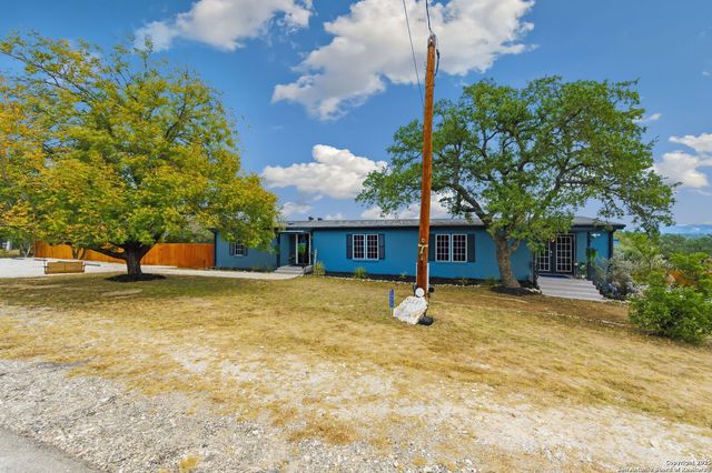 1575 Live Oak Drive, Canyon Lake, TX 78133