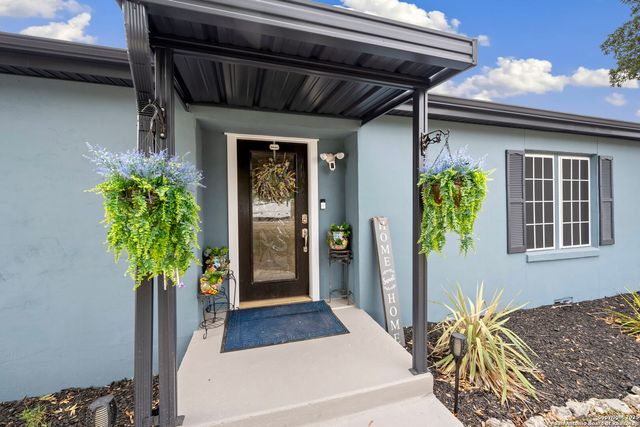 1575 Live Oak Drive, Canyon Lake, TX 78133