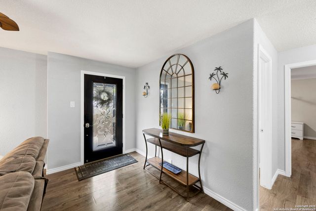 1575 Live Oak Drive, Canyon Lake, TX 78133