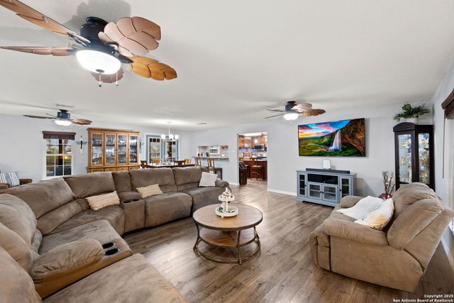 1575 Live Oak Drive, Canyon Lake, TX 78133