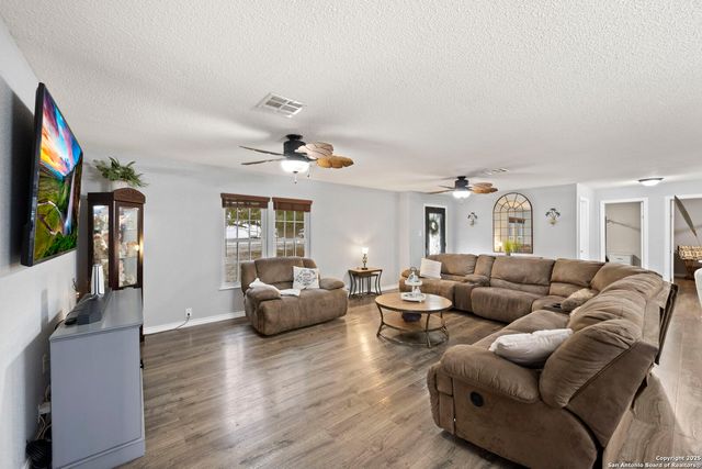 1575 Live Oak Drive, Canyon Lake, TX 78133