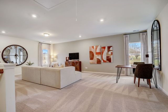 576 Nightengale Ridge Dr, Columbia, TN 38401