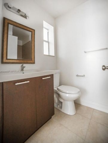 500 SW 9th Ave 1, Miami, FL 33130